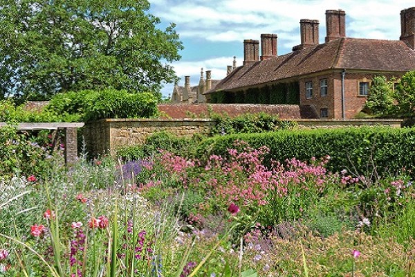 Barrington Court Garden