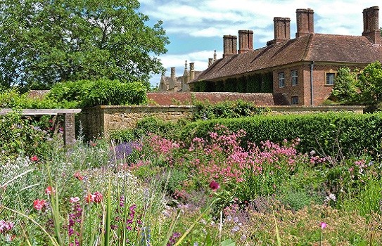 Barrington Court Garden