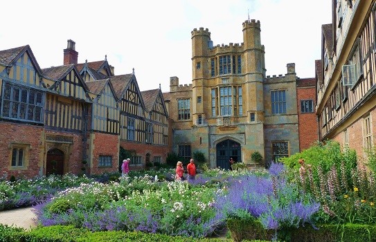 Coughton Court Gardens