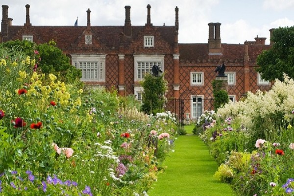 Gardens in Suffolk Helmingham Hall