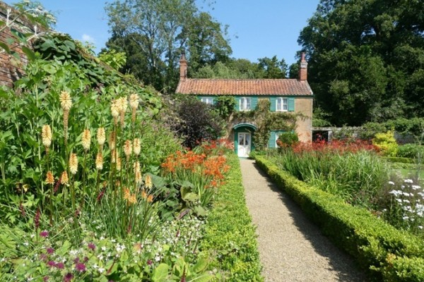 Hoveton Hall Gardens