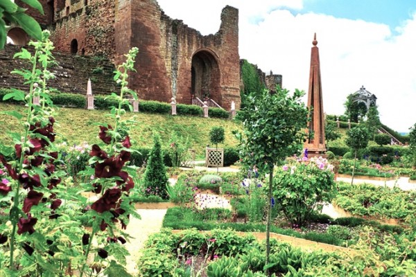 Kenilworth Castle Gardens by Shannon Arthur