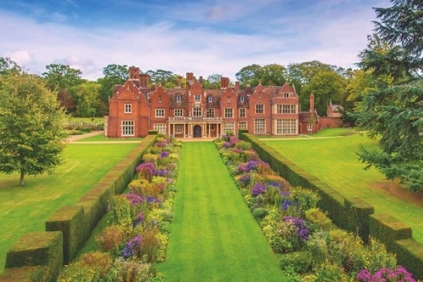 Longstowe Hall Gardens