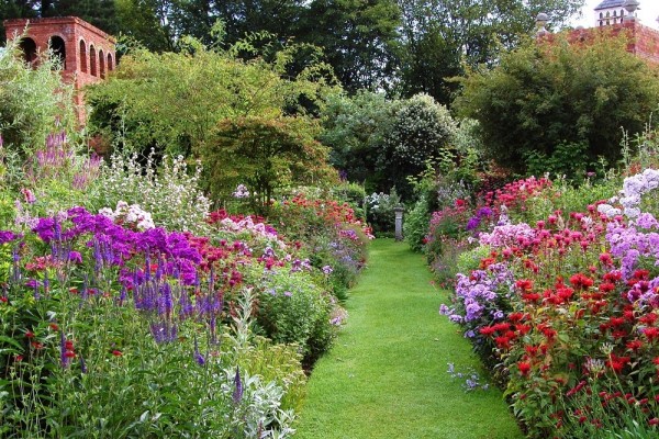 Stone House Cottage Garden