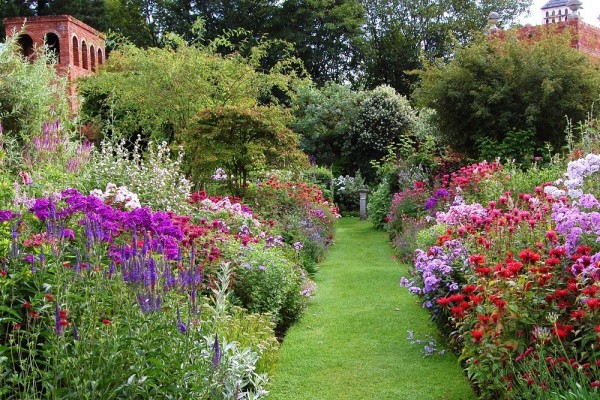 Stone House Cottage Garden