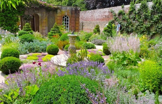 Woolbeding Garden