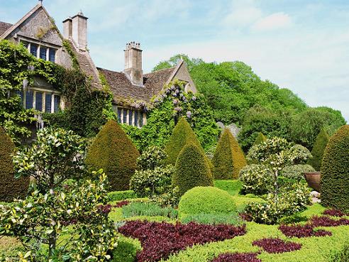 Abbey House Manor Gardens Malmesbury, Malmesbury | places to stay - Great British Gardens