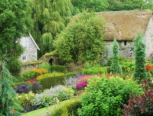 garden to visit in devon