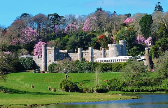 caerhays-castle-garden-holiday