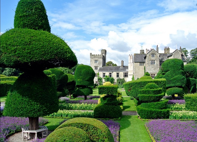 levens-hall-gardens
